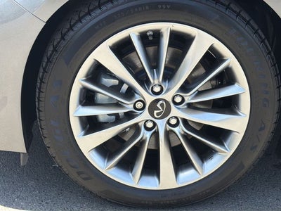 2023 INFINITI Q50 LUXE
