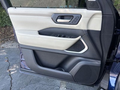 2025 Nissan Armada Platinum