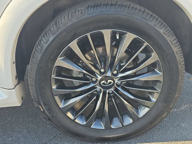 2021 INFINITI QX80 Premium Select