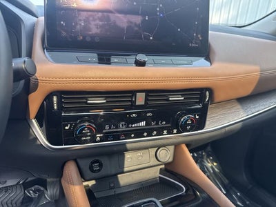 2025 Nissan Rogue Platinum