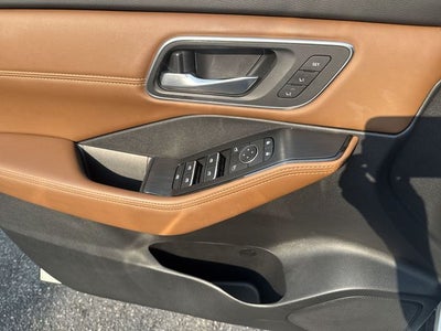 2025 Nissan Rogue Platinum