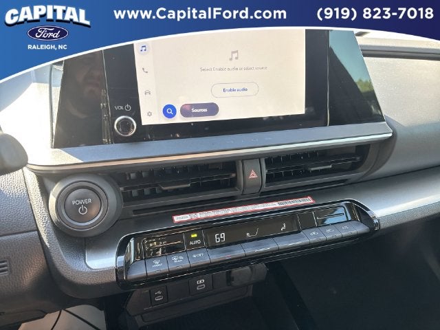 2025 Toyota Prius LE