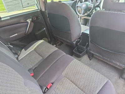 2005 Toyota RAV4 Base