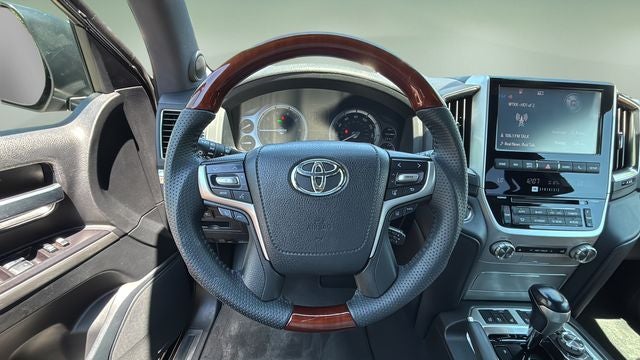 2017 Toyota Land Cruiser Base