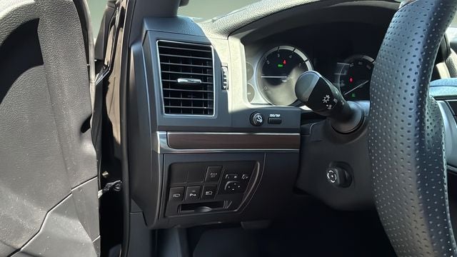 2017 Toyota Land Cruiser Base