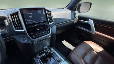 2017 Toyota Land Cruiser Base