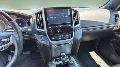 2017 Toyota Land Cruiser Base