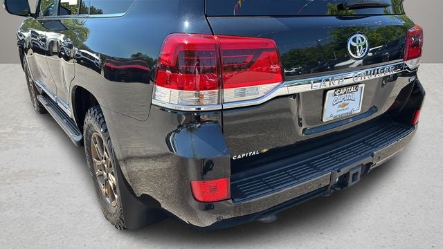 2017 Toyota Land Cruiser Base