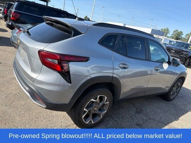 2024 Chevrolet Trax LT