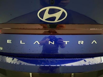 2025 Hyundai Elantra SE