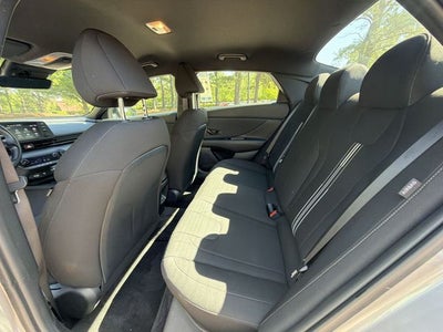 2025 Hyundai Elantra SEL Sport