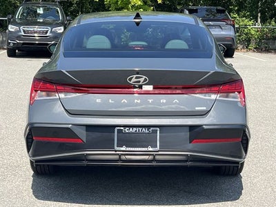 2025 Hyundai Elantra Hybrid Limited