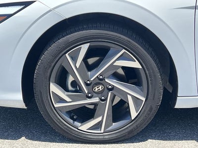 2025 Hyundai Elantra Hybrid Limited
