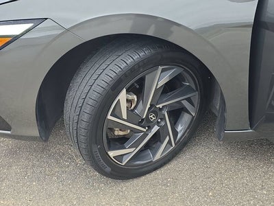 2024 Hyundai Elantra Limited
