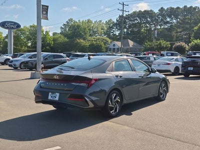 2025 Hyundai Elantra SEL Convenience