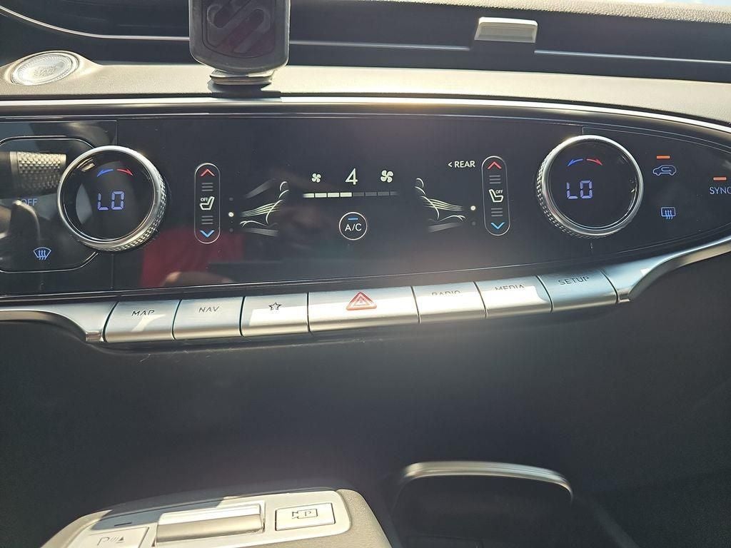 2022 Genesis GV70 2.5T