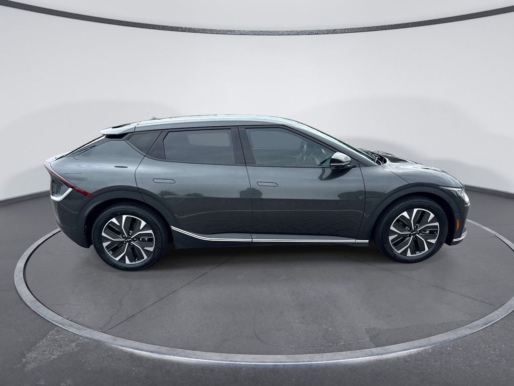 2024 Kia EV6 Light