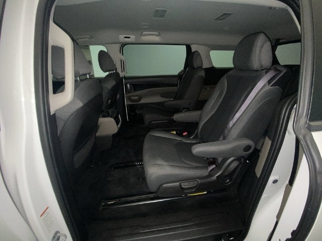 2025 Kia Carnival LX