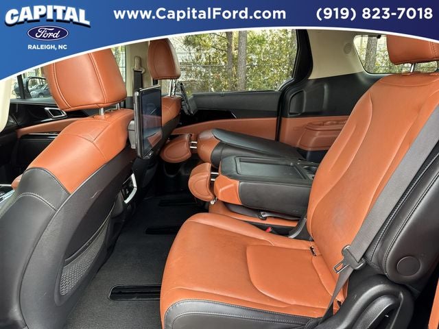 2024 Kia Carnival SX