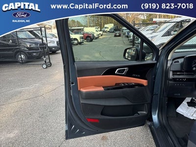 2024 Kia Carnival SX