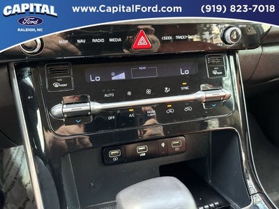 2024 Kia Carnival SX