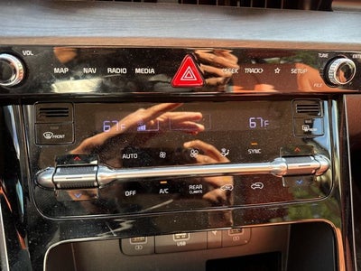 2023 Kia Carnival SX