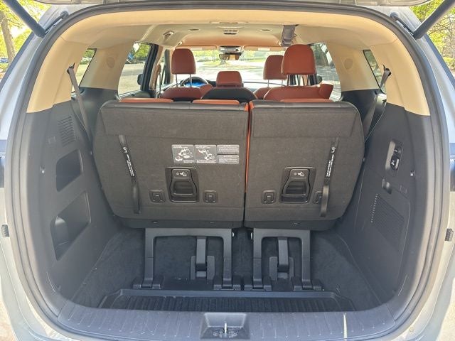 2023 Kia Carnival SX