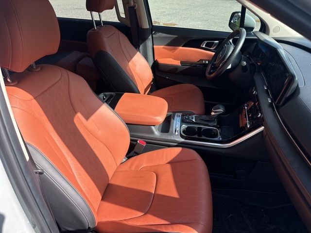 2023 Kia Carnival SX