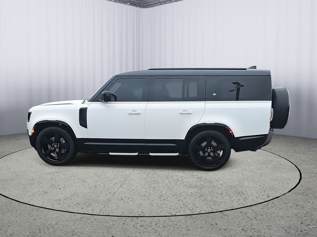 2023 Land Rover Defender 130 X-Dynamic SE