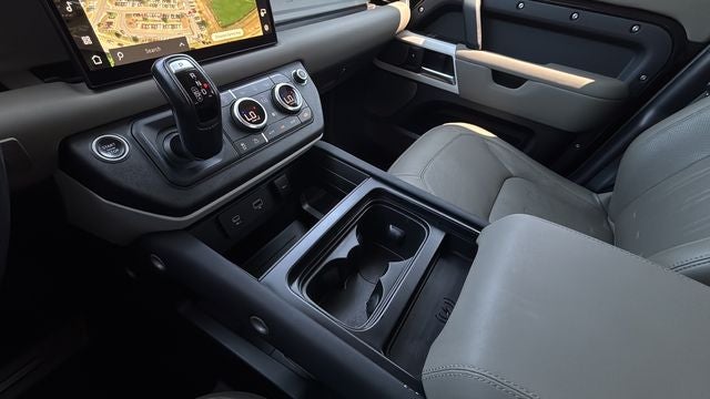 2022 Land Rover Defender 110 SE