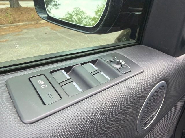 2024 Land Rover Discovery Dynamic SE