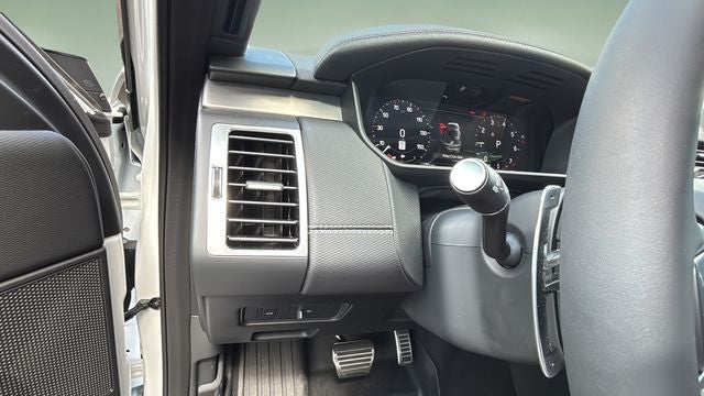 2026 Land Rover Discovery Gemini Edition
