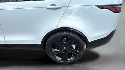 2026 Land Rover Discovery Gemini Edition