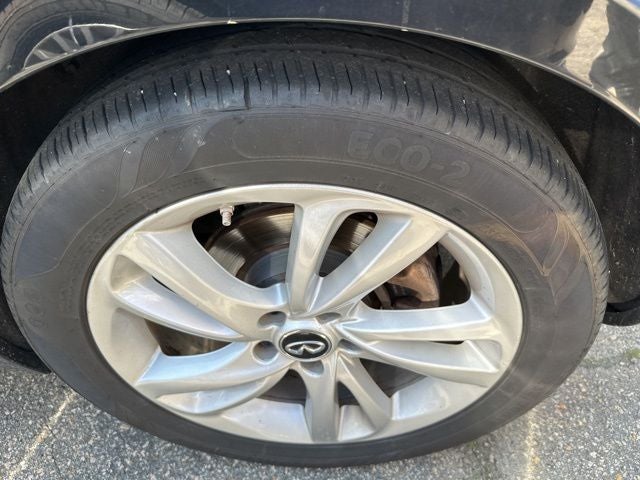 2018 INFINITI QX30 Luxury