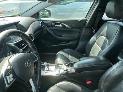 2018 INFINITI QX30 Luxury
