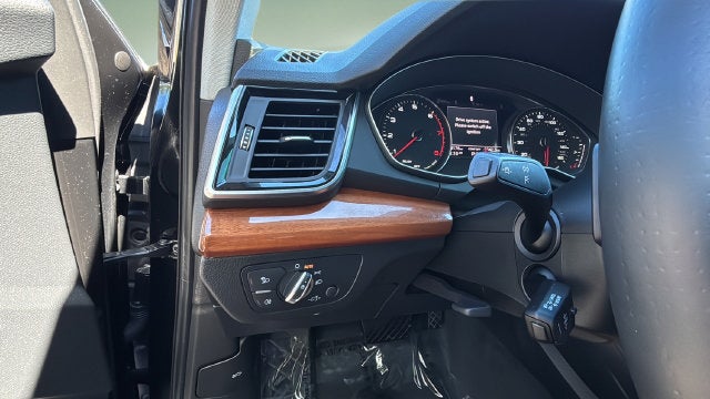 2023 Audi Q5 40 Premium quattro