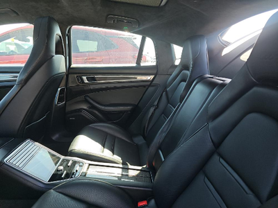 2017 Porsche Panamera Turbo