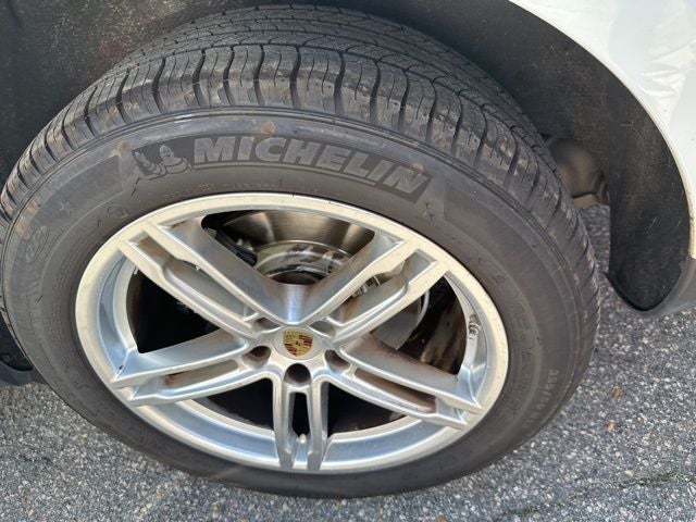 2019 Porsche Macan SUV