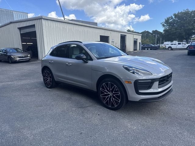2025 Porsche Macan Base