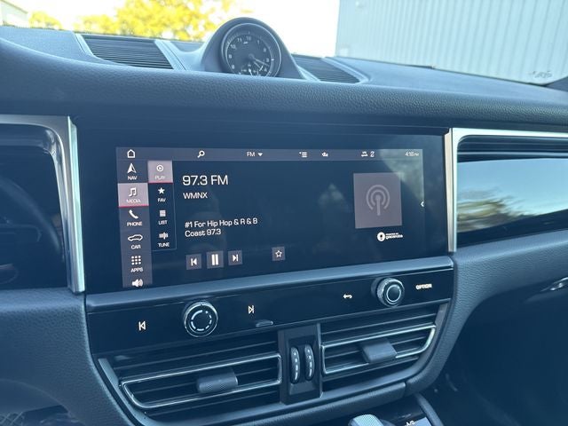 2022 Porsche Macan Base