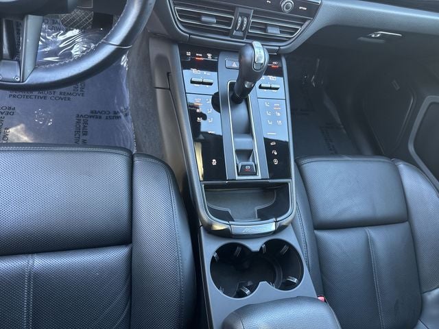 2022 Porsche Macan Base