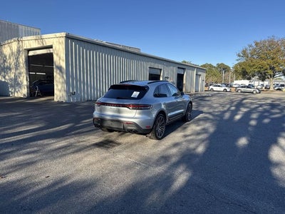 2022 Porsche Macan Base
