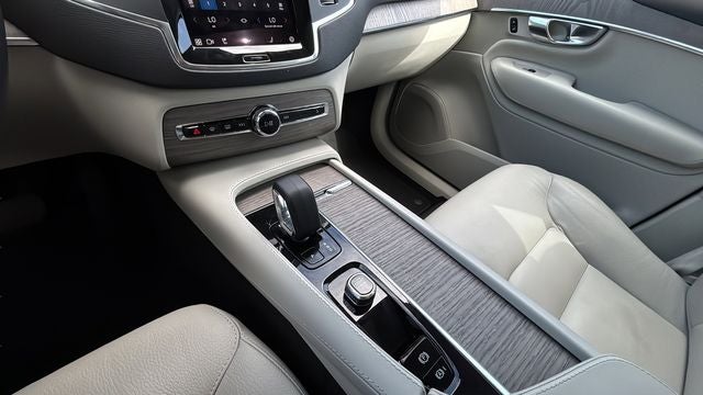 2023 Volvo XC90 B6 Core