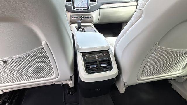 2023 Volvo XC90 B6 Core