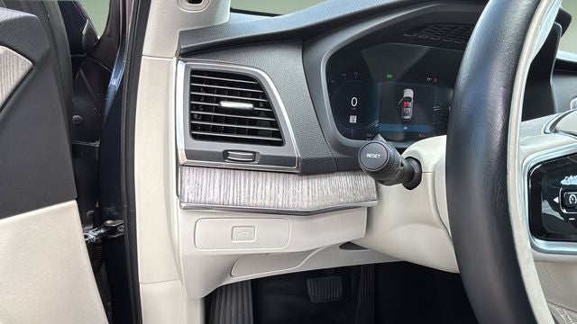 2023 Volvo XC90 B6 Core