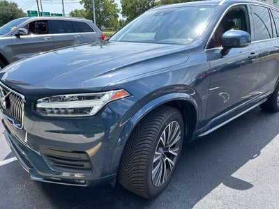 2022 Volvo XC90 T5 Momentum