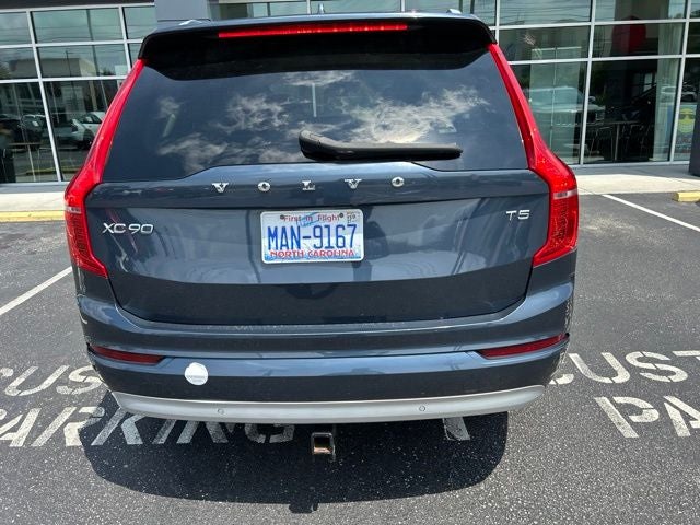 2022 Volvo XC90 T5 Momentum
