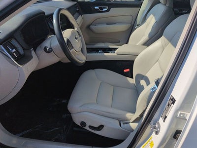 2021 Volvo XC60 T5 Momentum