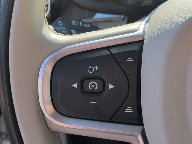 2021 Volvo XC60 T5 Momentum