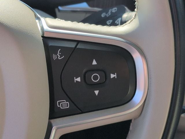2021 Volvo XC60 T5 Momentum